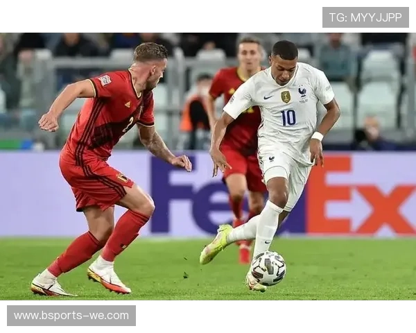 欧洲杯精彩对决:历史性对抗与经典赛事回顾 欧洲杯精彩对决:历史性对抗与经典赛事回顾